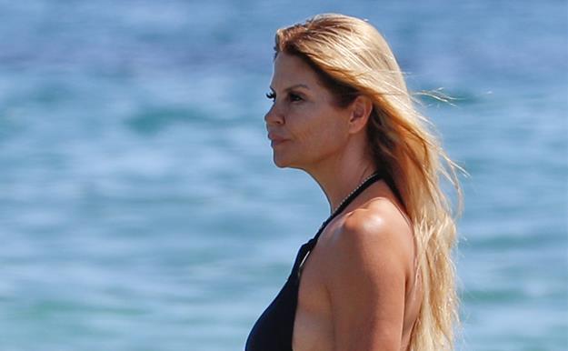 El cuerpazo de Makoke en bikini no pasa desapercibido en Ibiza