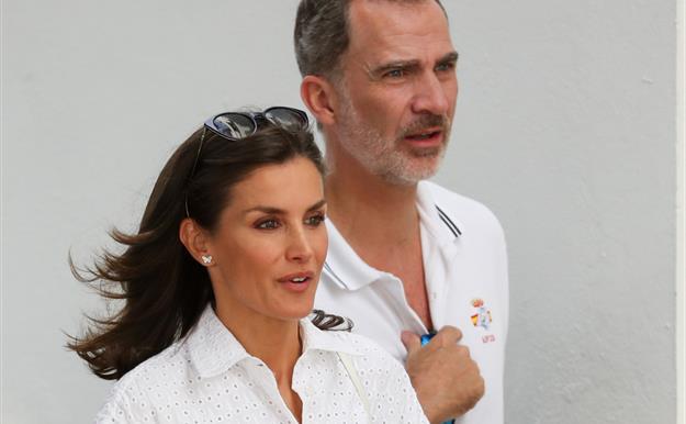 El feísimo gesto del rey Felipe con la reina Letizia durante su estancia en Palma