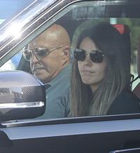 Kiko Matamoros recibe el alta hospitalaria arropado por su hija Laura Matamoros