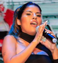Isa Pantoja se derrumba en la presentación de su single por el desplante de su familia