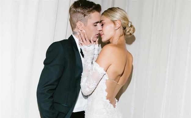 Hailey Bieber desvela (por fin) cómo era su impresionante vestido de novia
