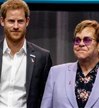 Elton John revela todos los secretos de la familia real británica