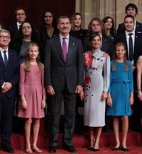 Premios Princesa de Asturias: Los Reyes reciben a los premiados en compañía de sus hijas en el Hotel Reconquista de Oviedo