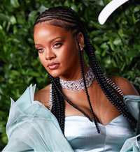 Rihanna te enseña a utilizar el lápiz de cejas con un tutorial de belleza