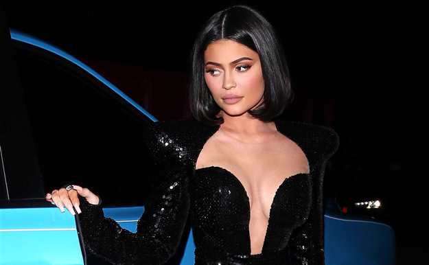 Kylie Jenner y su arriesgado vestido de lentejuelas digno de Alfombra Roja