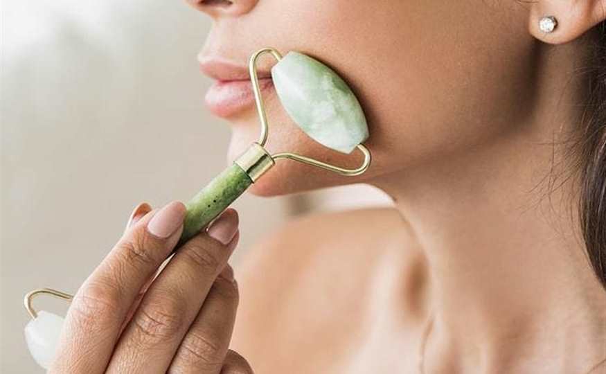 Rodillo de jade: cómo utilizar el gadget de belleza de Meghan Markle