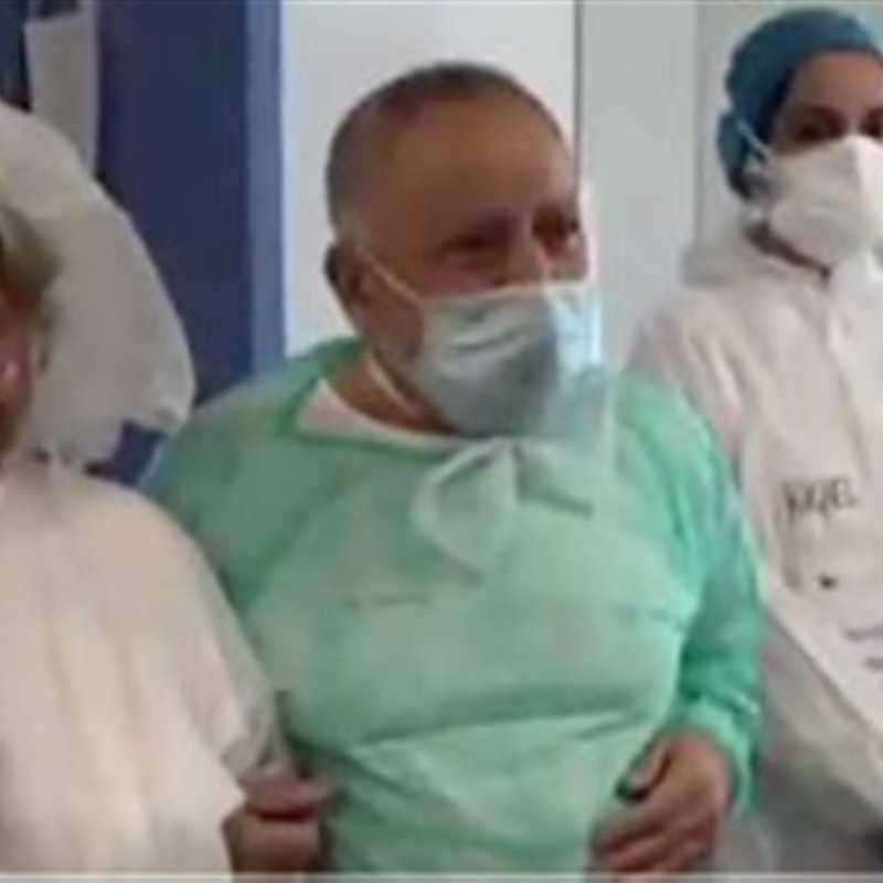 Ni el coronavirus empaña las bodas de oro de Carmen y Tomás: por sorpresa y en el hospital