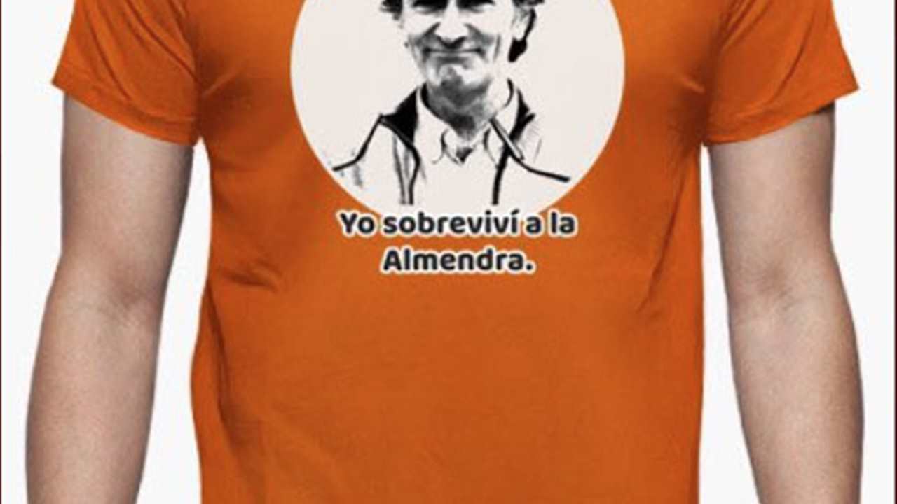 Fernando Simón logra que las camisetas con su imagen tengan un fin solidario