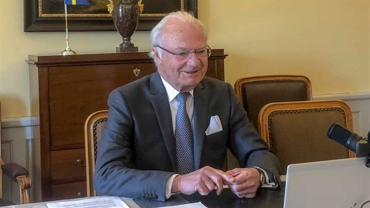 Carlos Gustavo de Suecia, una agenda imparable a pesar de su confinamiento en el campo