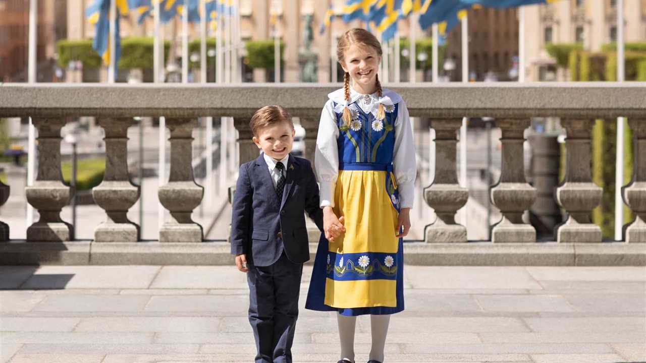 Los príncipes Estelle y Oscar, protagonistas del Día Nacional de Suecia