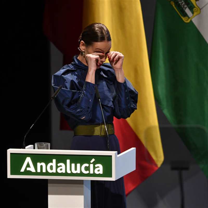 Eva González rompe a llorar en la conmemoración del Día de Andalucía