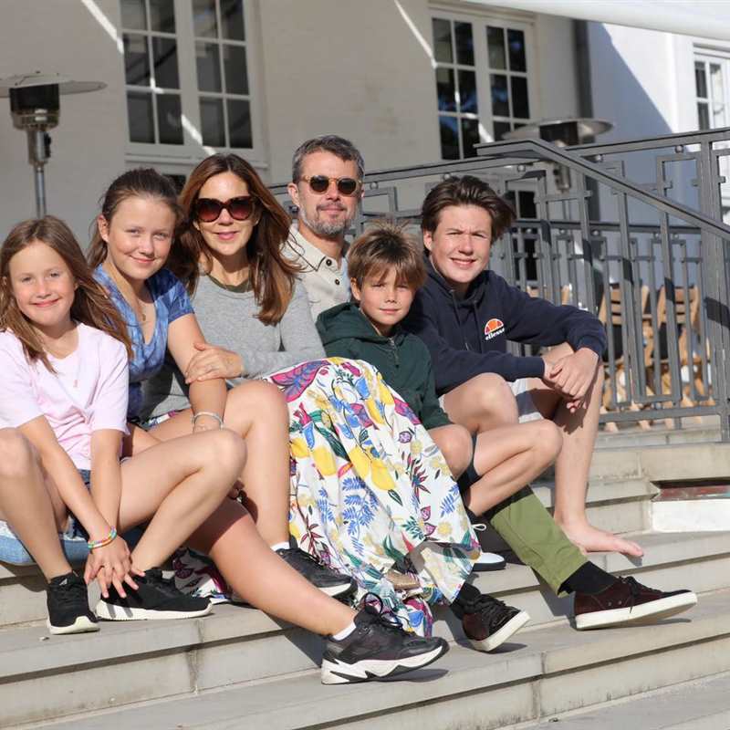 La Familia Real de Dinamarca da la bienvenida a sus vacaciones desde Graasten