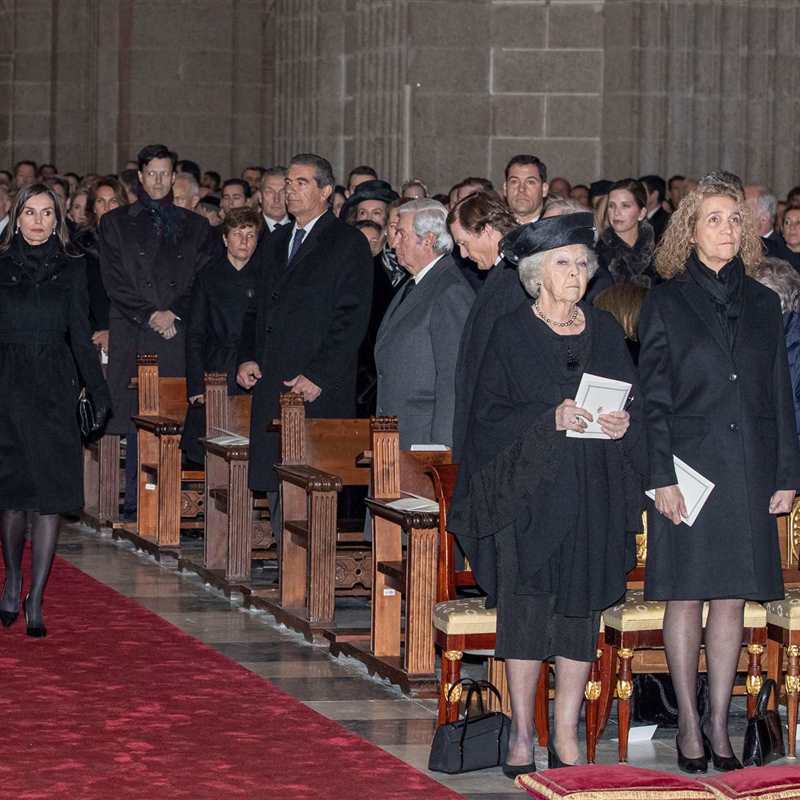 Las imágenes del frío encuentro entre la reina Letizia y la infanta Cristina