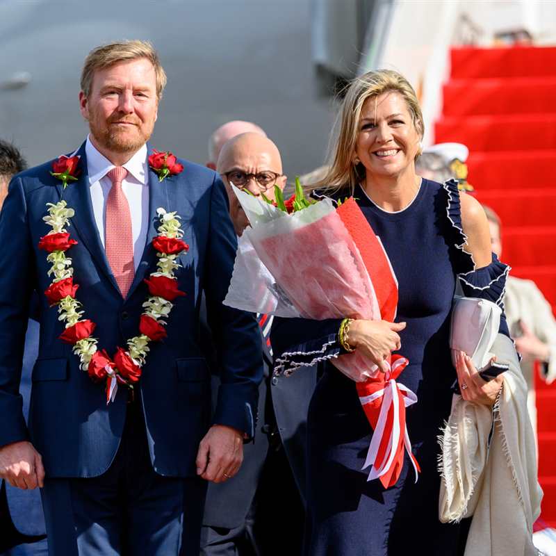 Guillermo y Máxima de Holanda arrancan su viaje oficial a Indonesia