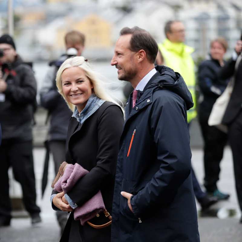 La clara mejoría de Mette-Marit de Noruega junto al príncipe Haakon en su agenda oficial