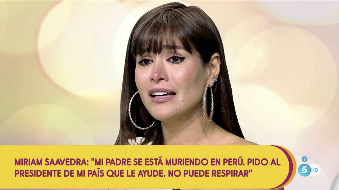 Miriam Saavedra, muy afectada, se lleva un susto enorme por culpa de la salud de su padre