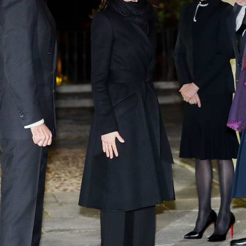 La reina Letizia asiste a la misa en recuerdo de Plácido Arango rodeada de rostros conocidos