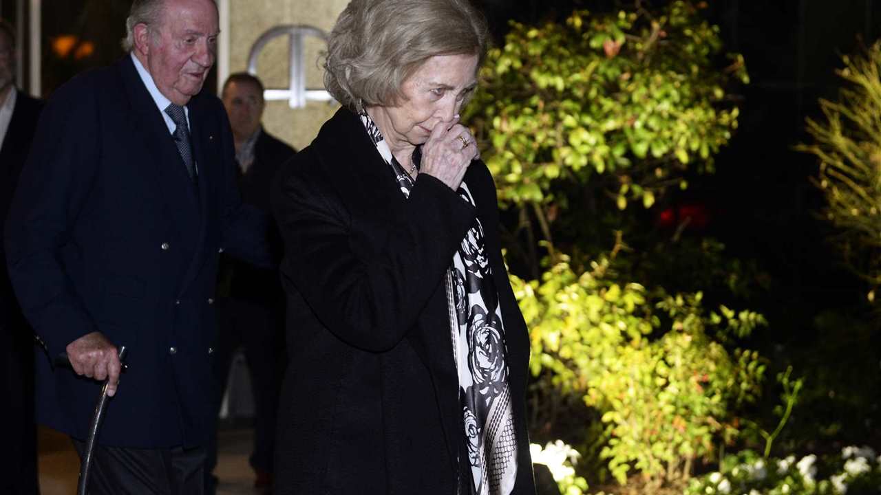 Reina Sofía, su sonada ausencia en Ibiza tras confirmarse que el rey Juan Carlos está en Abu Dabi 