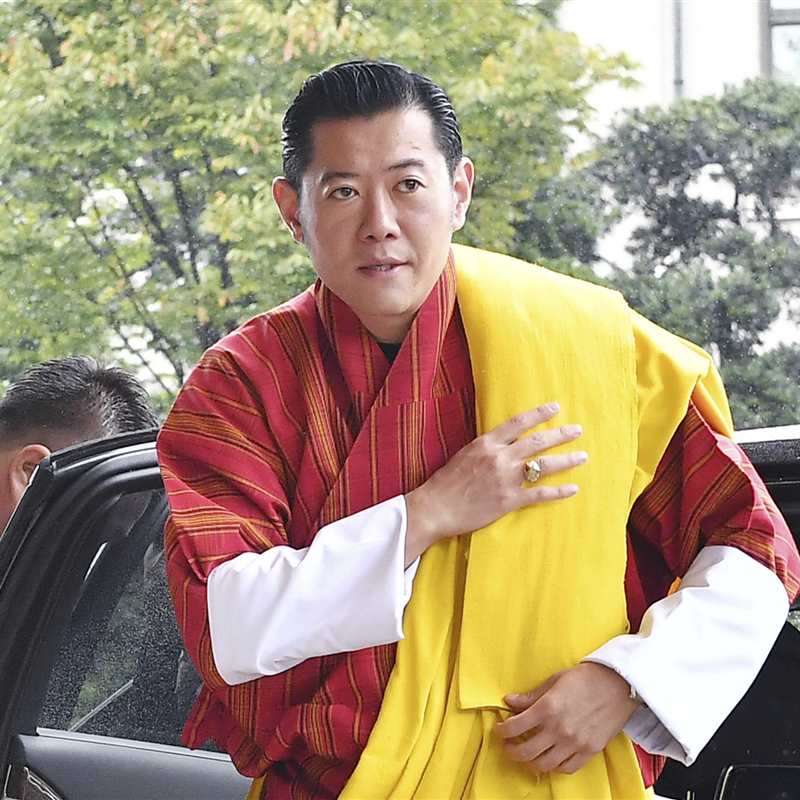 Así luchó el rey de Bután para que el coronavirus no se extendiera en su país 