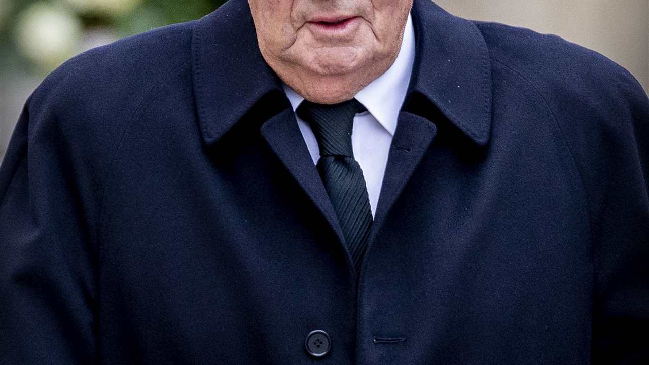 El rey Juan Carlos reaparece en el hospital en medio de la polémica 