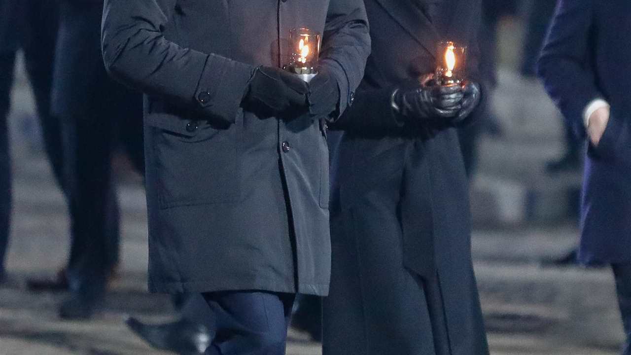 Los reyes Felipe y Letizia rinden tributo a las víctimas del holocausto nazi en Auschwitz