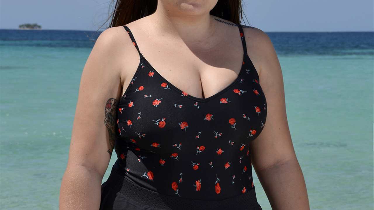 Supervivientes: Rocío Flores presume de bikini y deja claro que ha olvidado todos sus complejos