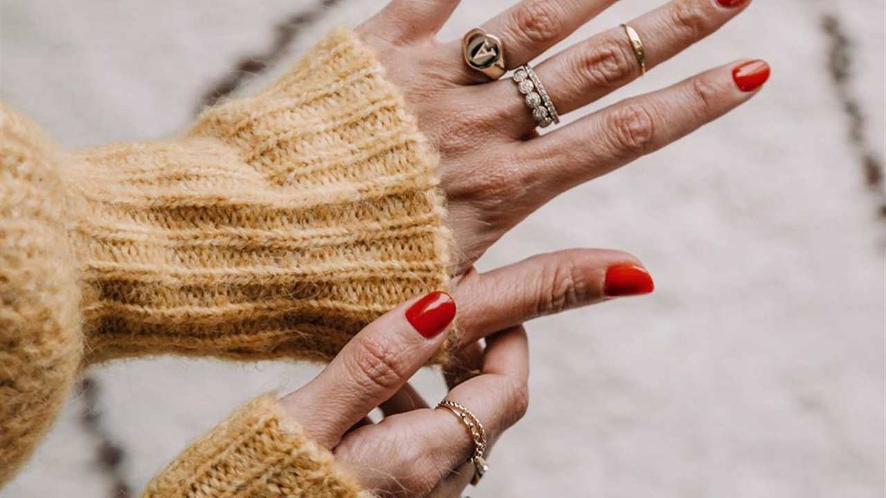 Cómo retirar el esmalte semipermanente de tus uñas en casa sin dañarlas