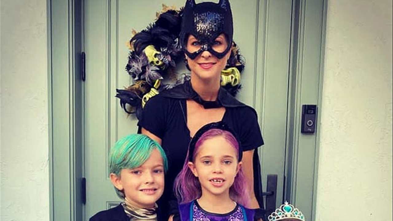 Magdalena de Suecia reaparece en familia y vestida de 'Catwoman'
