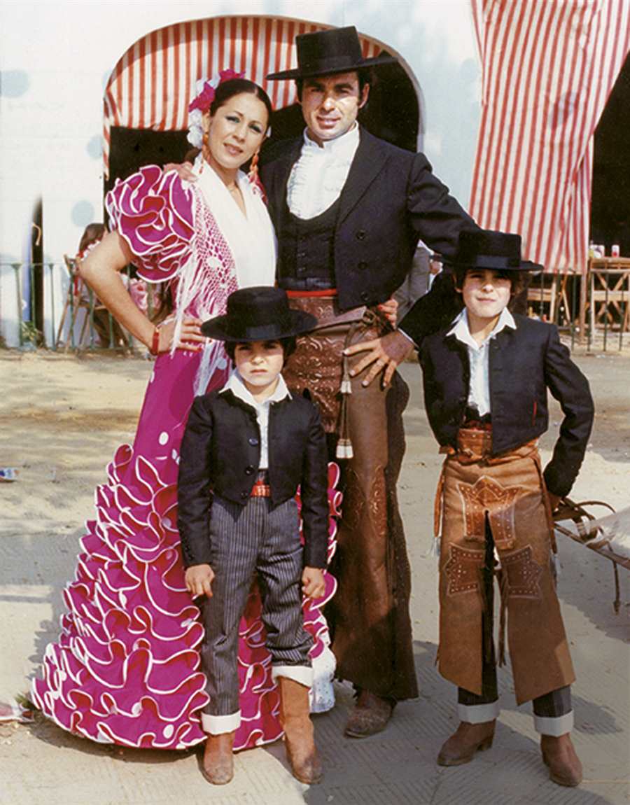 Isabel Pantoja Paquirri y sus hijos Cayetano y Fran Rivera