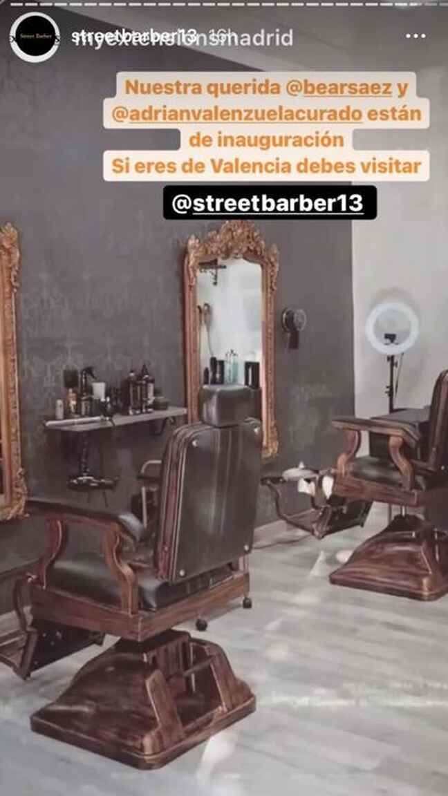 Bea Retamal Street Barber