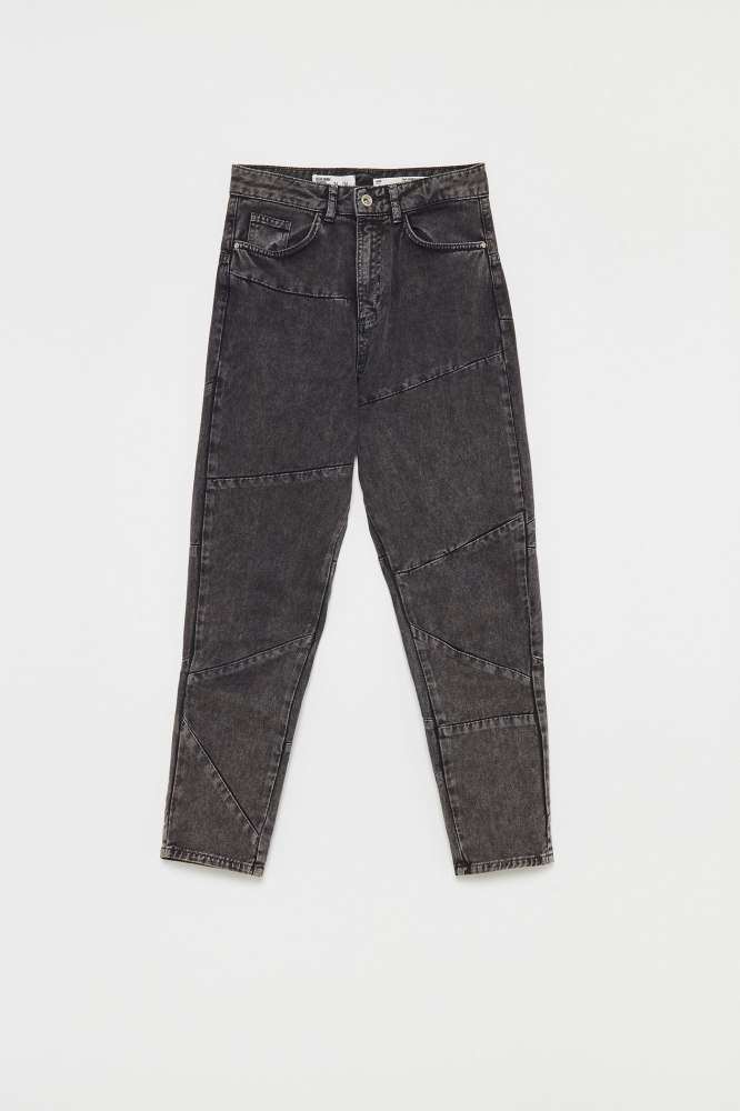 Jeans gris oscuro patches