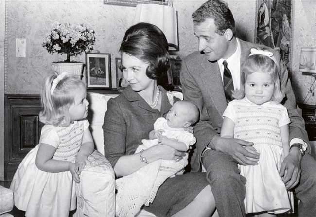 Reyes Juan Carlos y Sofía con sus hijos