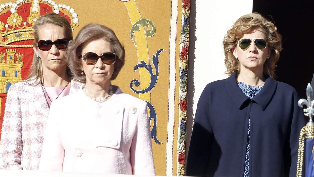 Psicólogos y desapego: las consecuencias de la dejadez de la reina Sofía en Elena y Cristina 