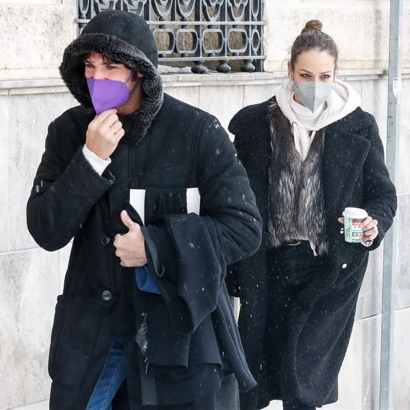 Eva González y Cayetano Rivera, más unidos que nunca, disfrutan de una escapada a la nieve