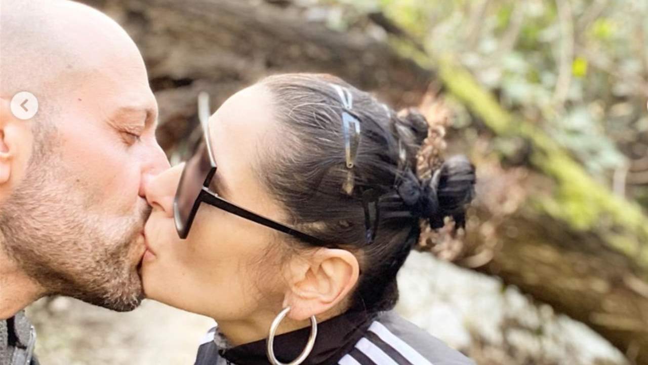 Rosa López se refugia en su novio para superar sus días más difíciles tras la muerte de Álex Casademunt