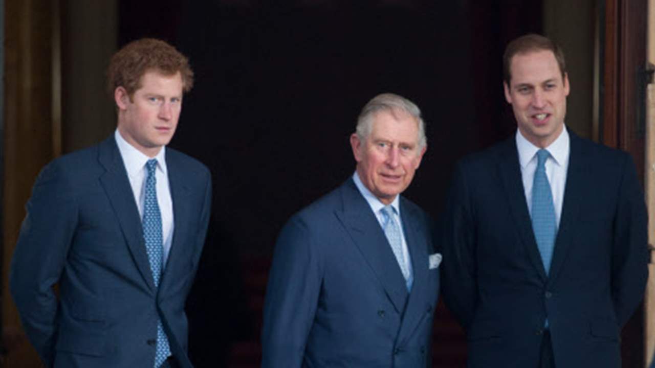 El "improductivo" reencuentro del príncipe Harry con Guillermo y Carlos de Inglaterra