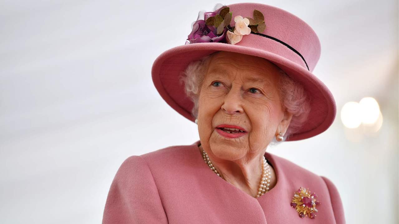 Isabel II, dispuesta en contratar a un jefe de diversidad tras ser tachada de racista