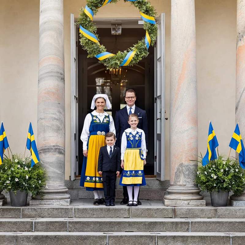 Los principitos Estelle y Oscar, pequeños grandes protagonistas en el Día Nacional de Suecia