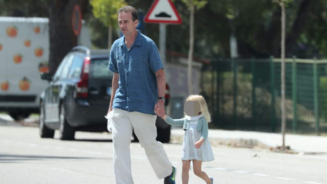Alessandro Lequio se pega un buen madrugón por 'culpa' de su hija