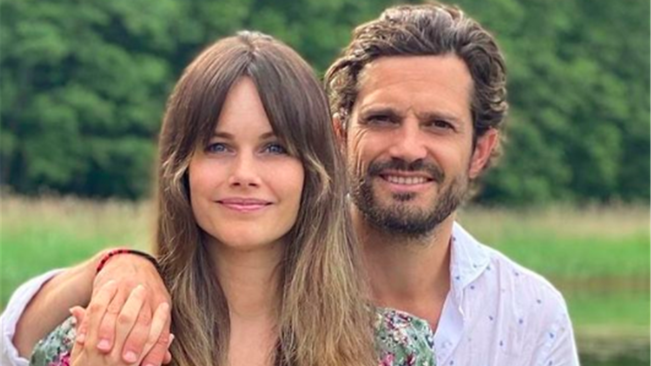 Carlos Felipe y Sofia de Suecia inauguran el verano con su primer posado tras ser padres de nuevo