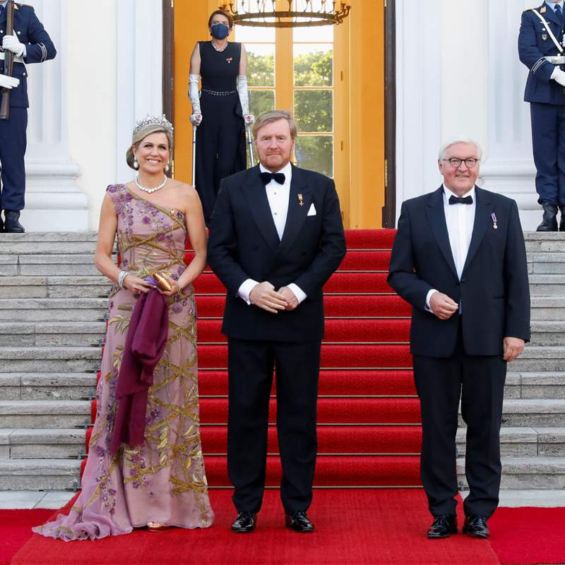 Máxima de Holanda, primera reina en "coronarse" en una cena de gala post pandemia