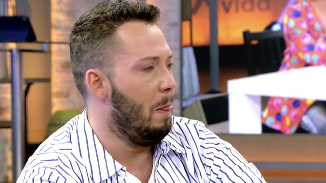 José Antonio Avilés, entre lágrimas al enterarse casi en directo de la ruptura con su novio