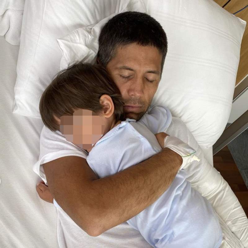 Fernando Verdasco se recupera de su operación de codo arropado por su hijo Miguel