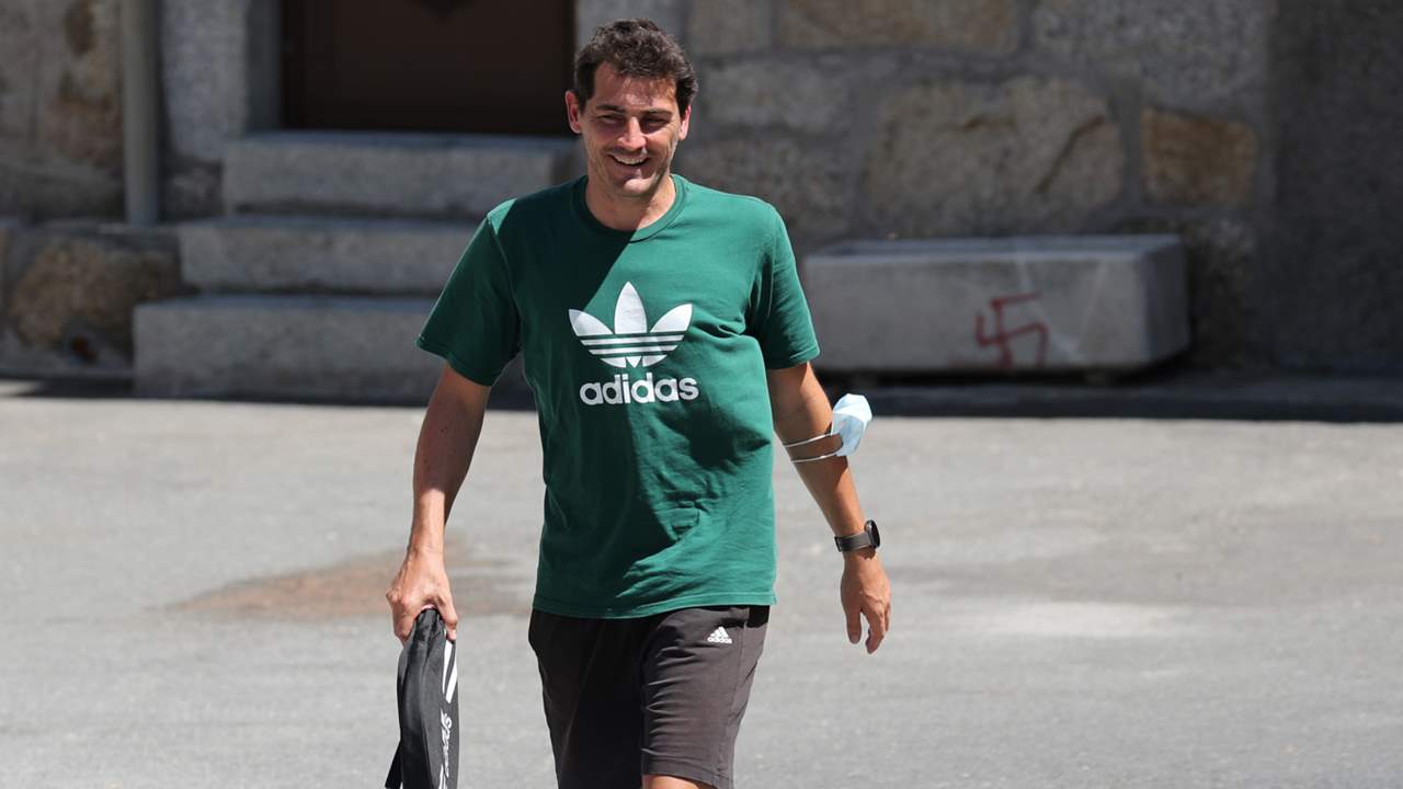 Iker Casillas comienza etapa en Dubái mientras Sara Carbonero estrena programa en la radio