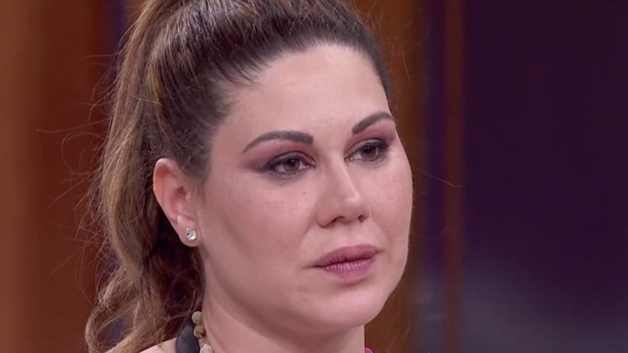 Tamara, primera expulsada de 'MasterChef Celebrity', abandona entre lágrimas por sus hijos