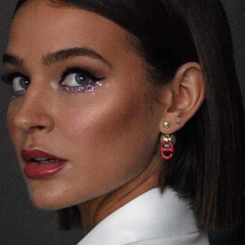 Laura Escanes y su maquillaje glitter que vas a querer copiar en tu próximo evento