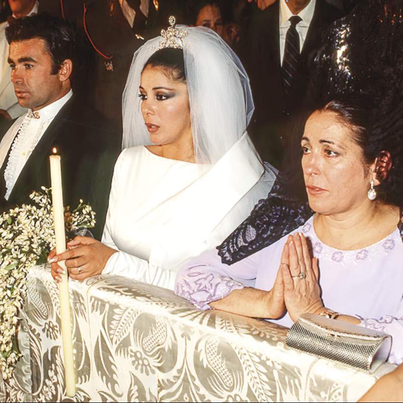 La boda de Isabel Pantoja bajo la atenta mirada de su madre
