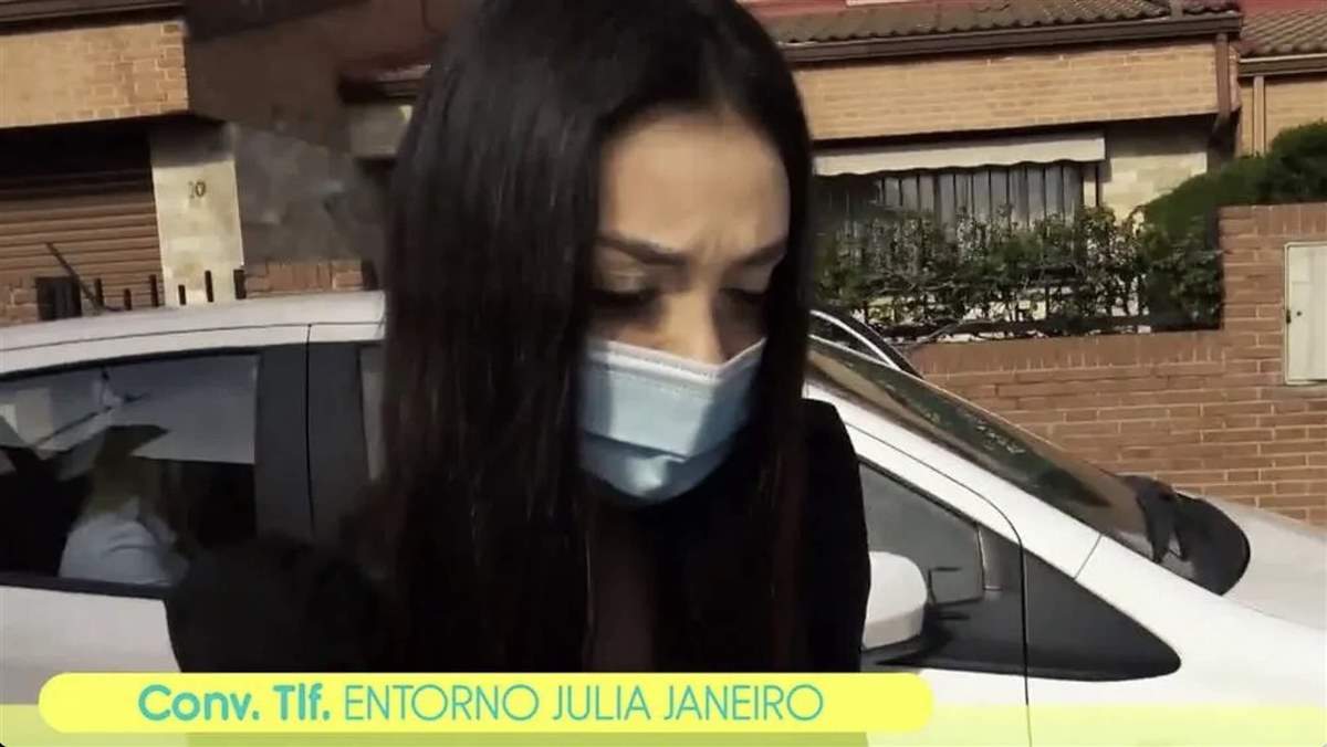 Julia Janeiro Salvame