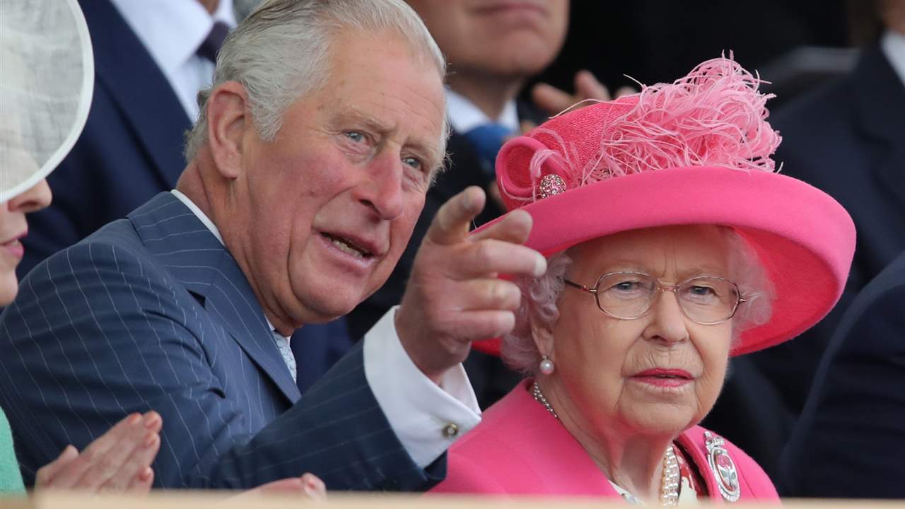 Isabel II y Carlos de Inglaterra