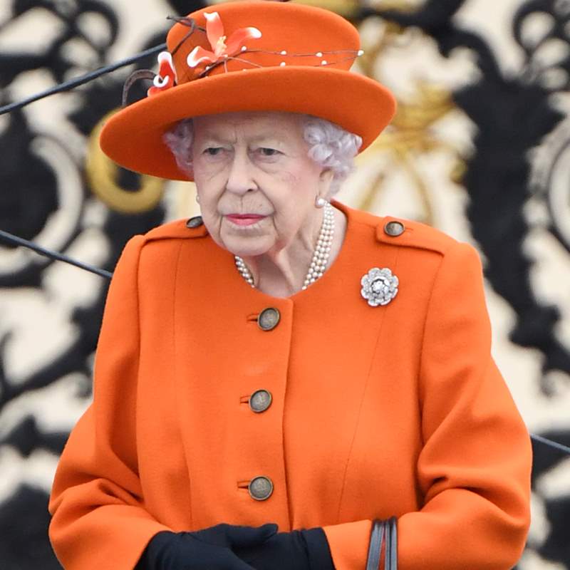La reina Isabel II hace frente a un nuevo escándalo: la emisión de un documental sobre Harry y Guillermo